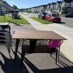 Modern Table & Chairs