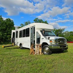 2009 Ford E-350