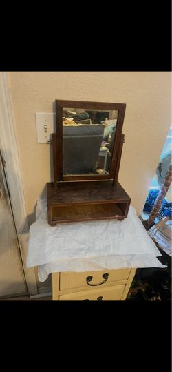 Vintage table top vanity