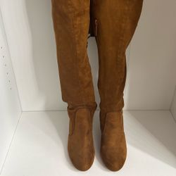 Thigh high suede tan Booties