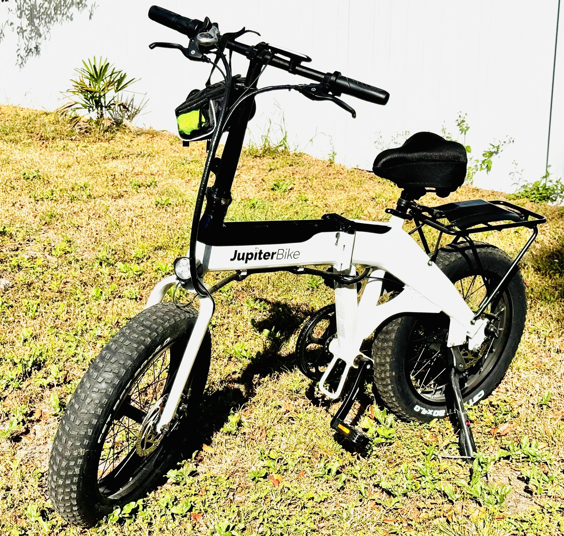 Defiant Fat Tire Jupiter bike 65 Miles