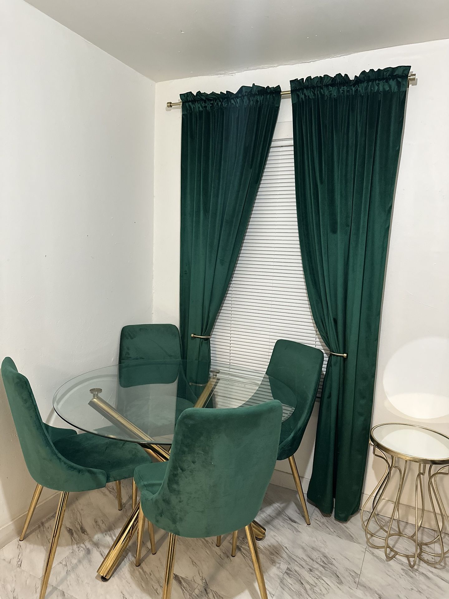 Dining Table Emerald & Gold