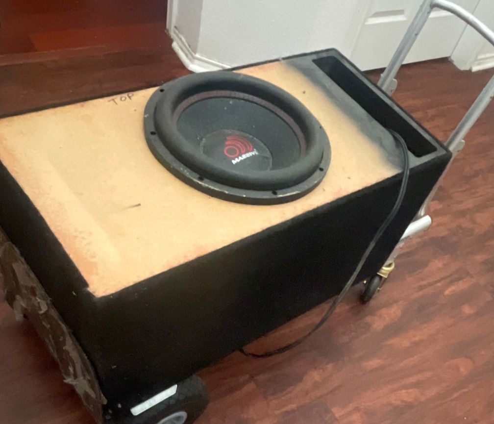 Massive Subwoofer With Box For Car/truck (really Powerful Sub)