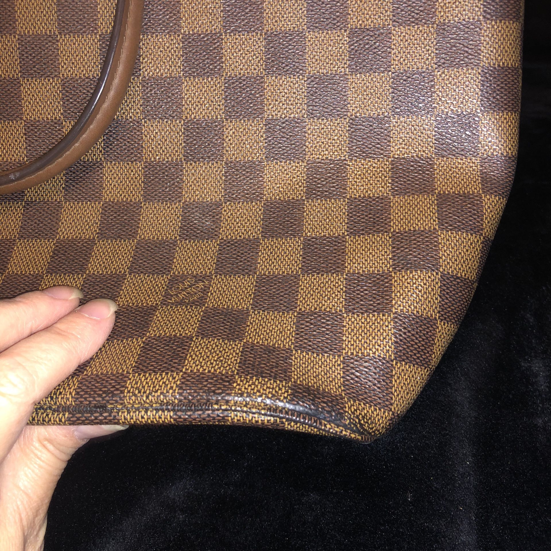 Authentic Louis Vuitton Belmont Bag for Sale in Lynbrook, NY
