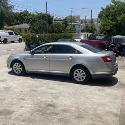Ford Taurus 2011