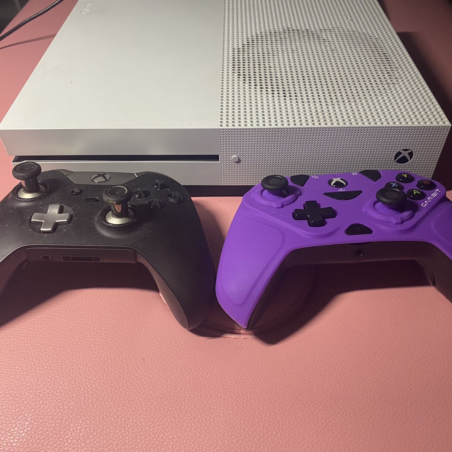 Xbox One s W/2 Controllers Great Condition
