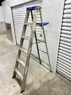 Werner Aluminum Folding Step Ladder, Blue A-Frame Folding Ladder