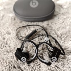 Powerbeats wireless bluetooth earphones