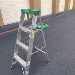 Aluminum ladder 