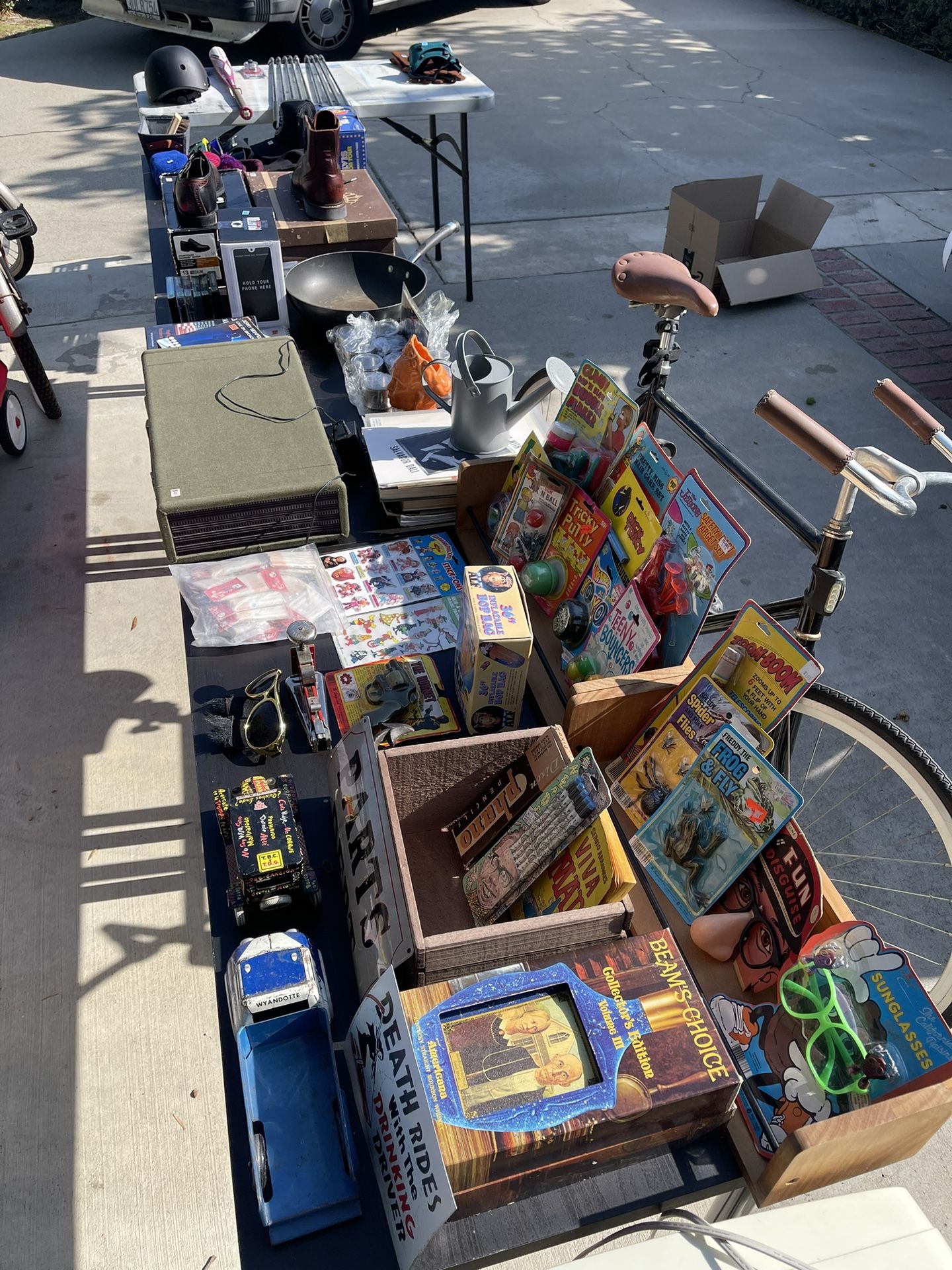 GARAGE SALE: 3466 Marna, Long Beach