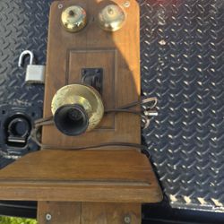 Vintage Phone. Missing Piece