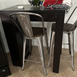 Bar Stool With 2 Chairs 