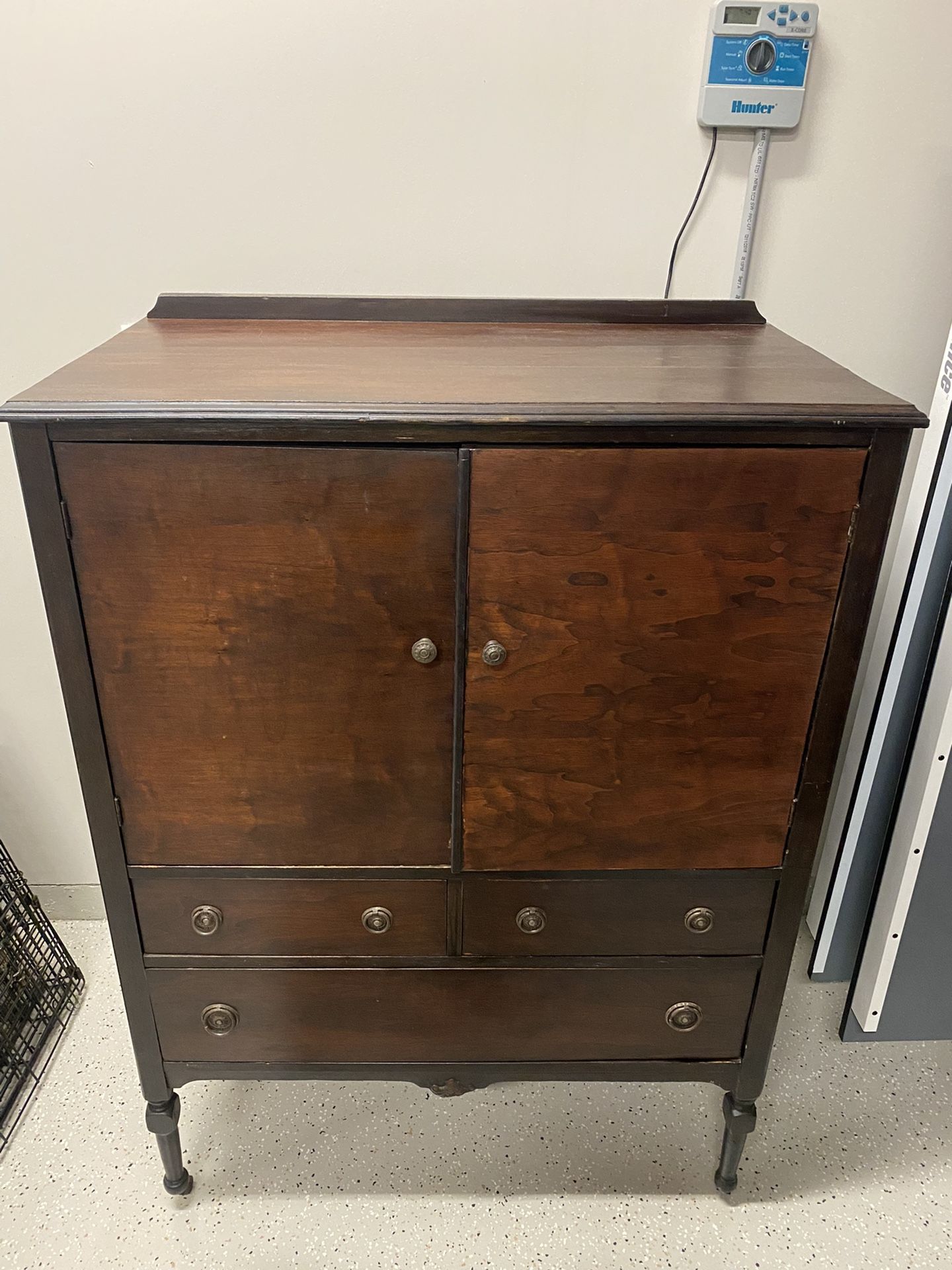 Cabinet / Dresser /  Bar 