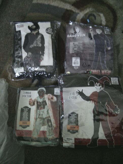 Costume for sale Hmu Evil jester, bone head Tony Hawk, Michael Myers, zombie doctor all between size 8/13 kids size