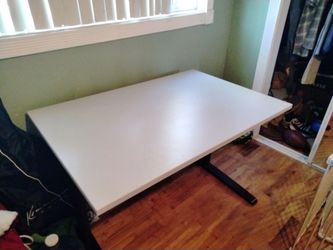 A Good Condition Desk