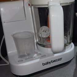 Baby Breeze Baby Food Maker $85
