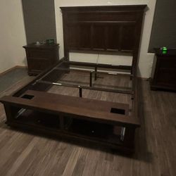 Queen Bed Set
