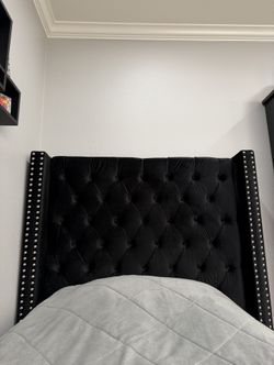 Twin Bed And Chest Set