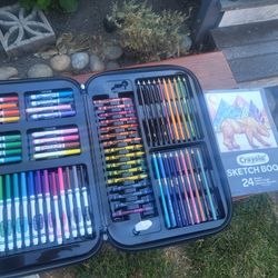 Crayola Sketch and Color Art Set