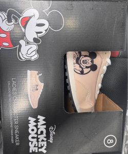 Disney Mickey Mouse Ladies Retro Sneakers Size 8