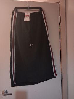 Women's Jordan flight fleece skirt size large brand new all black