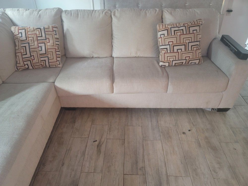 Sectional With Chaise