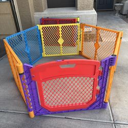 Expandable Playpen / Gate