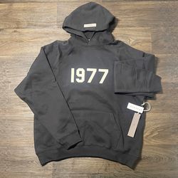 1977 Essential Hoodie M