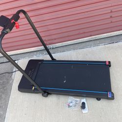 Treadmill with auto incline