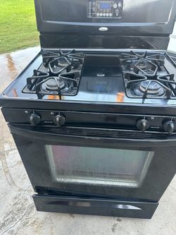 Whirlpool gas range everything works great