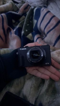 Canon G7X Compact Digital Camera
