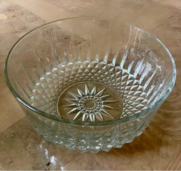 Vintage 8” Glass Arcoroc Glass Serving Bowl