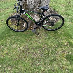 26” Schwinn mountain bike (like new)