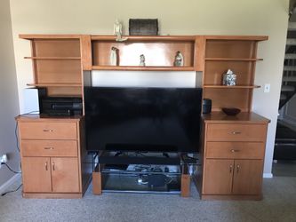 Entertainment center