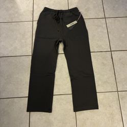off black essential pants 
