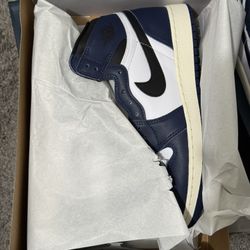 Air Jordan 1 Retro High OG – Size 5.5 (Women’s 7) – Deadstock – $100