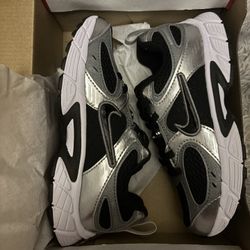 Nike V5 Sneakers For Kids 13c