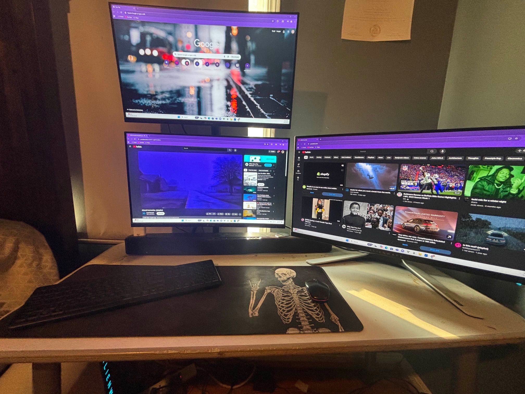 Exclusive Triple Monitor Gaming Setup 