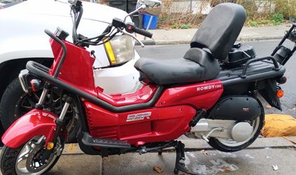 SSR Rowdy 150cc scooter 