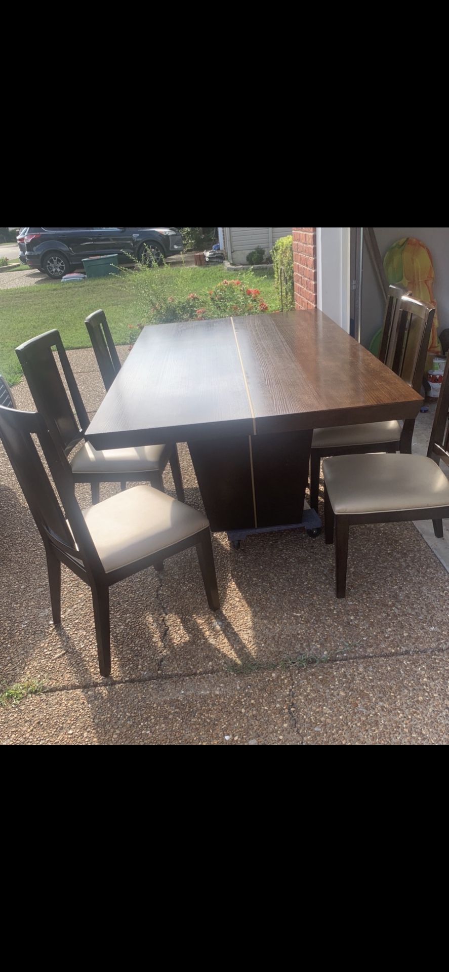 Kitchen table With 6 Chairs 
