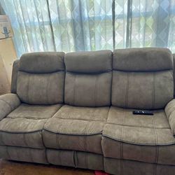 (DELIVERY AVAILABLE) Gray Recliner Couch 