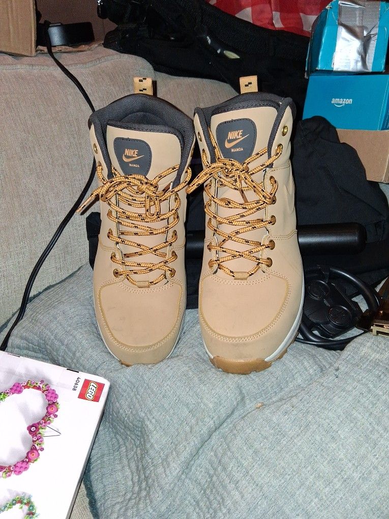 Manoa Leather Nikes Boots