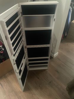 Jewelry holder mirror