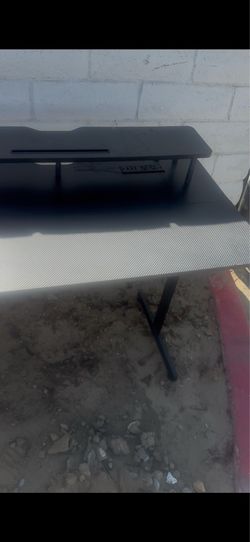 Gaming table