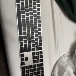 Apple Magic Keyboard With Touch I’d