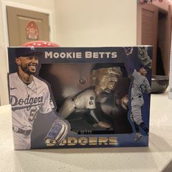 2023 Golden Glove Mookie Betts