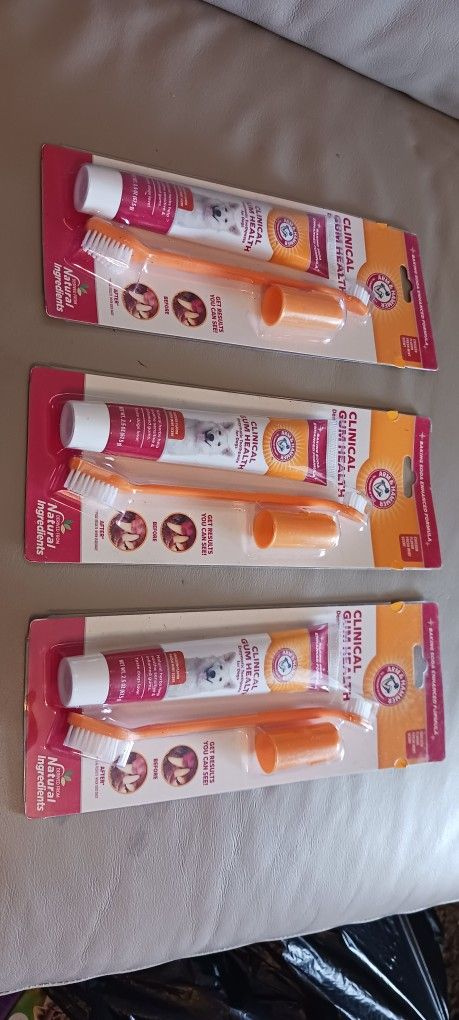 Arm & Hammer for Pets Clinical Care Dental Gum Health Kit for Dogs | Contains Toothpaste, Toothbrush & Fingerbrush | Soothes Inflamed Gums, 3-Piece Ki