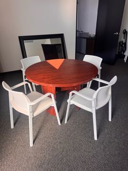 Round Table