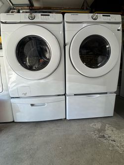 Nice Samsung set, washer and electric steam dryer, free delivery do and installation!!! 3 pr 4 prong