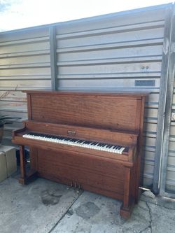 Free upright piano